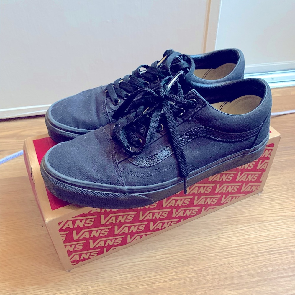 Size 9 Old Skool Vans